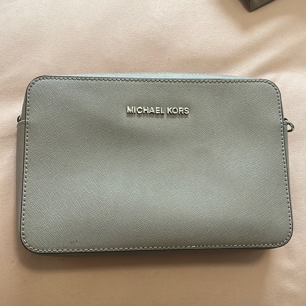 Grey Micheal Kors Purse
